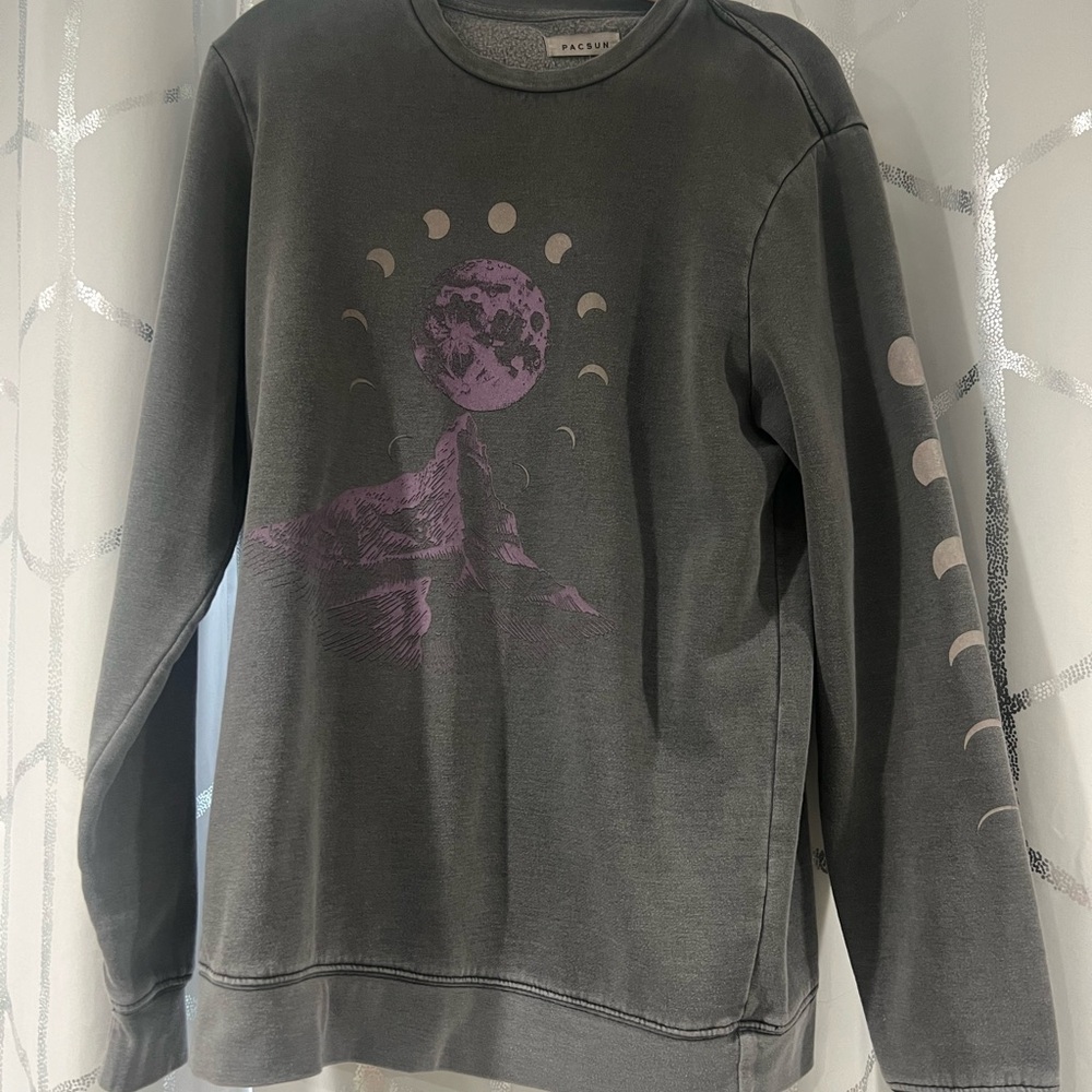 Grey moon sweatshirt EVERYTHING MUST GO accepting low offers+bundles